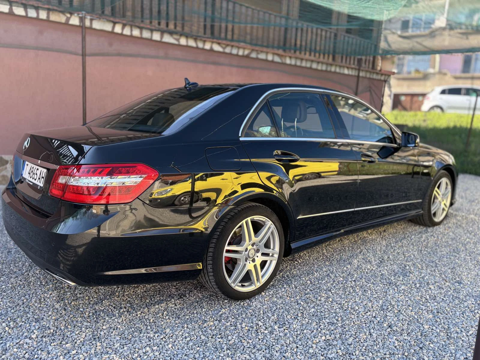 Mercedes-Benz E 300, снимка 4 - Автомобили и джипове - 54713616