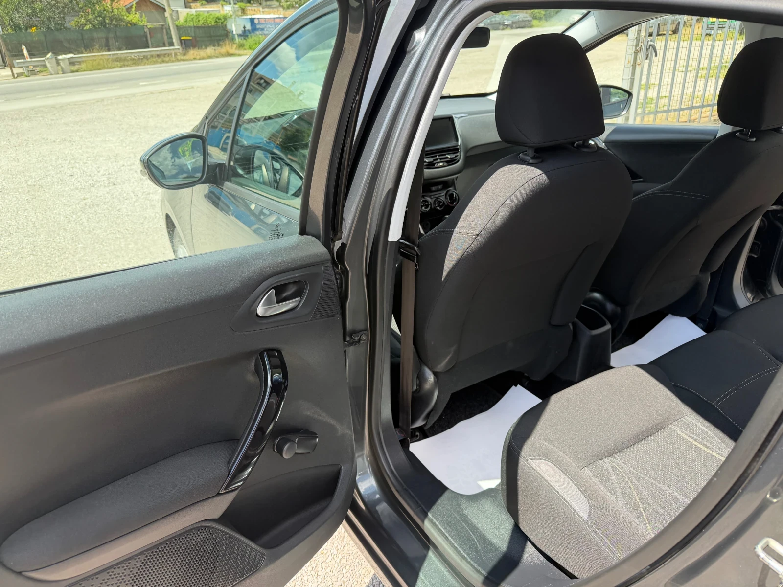 Peugeot 208 1.4 DIZEL, , снимка 13 - Автомобили и джипове - 55413120