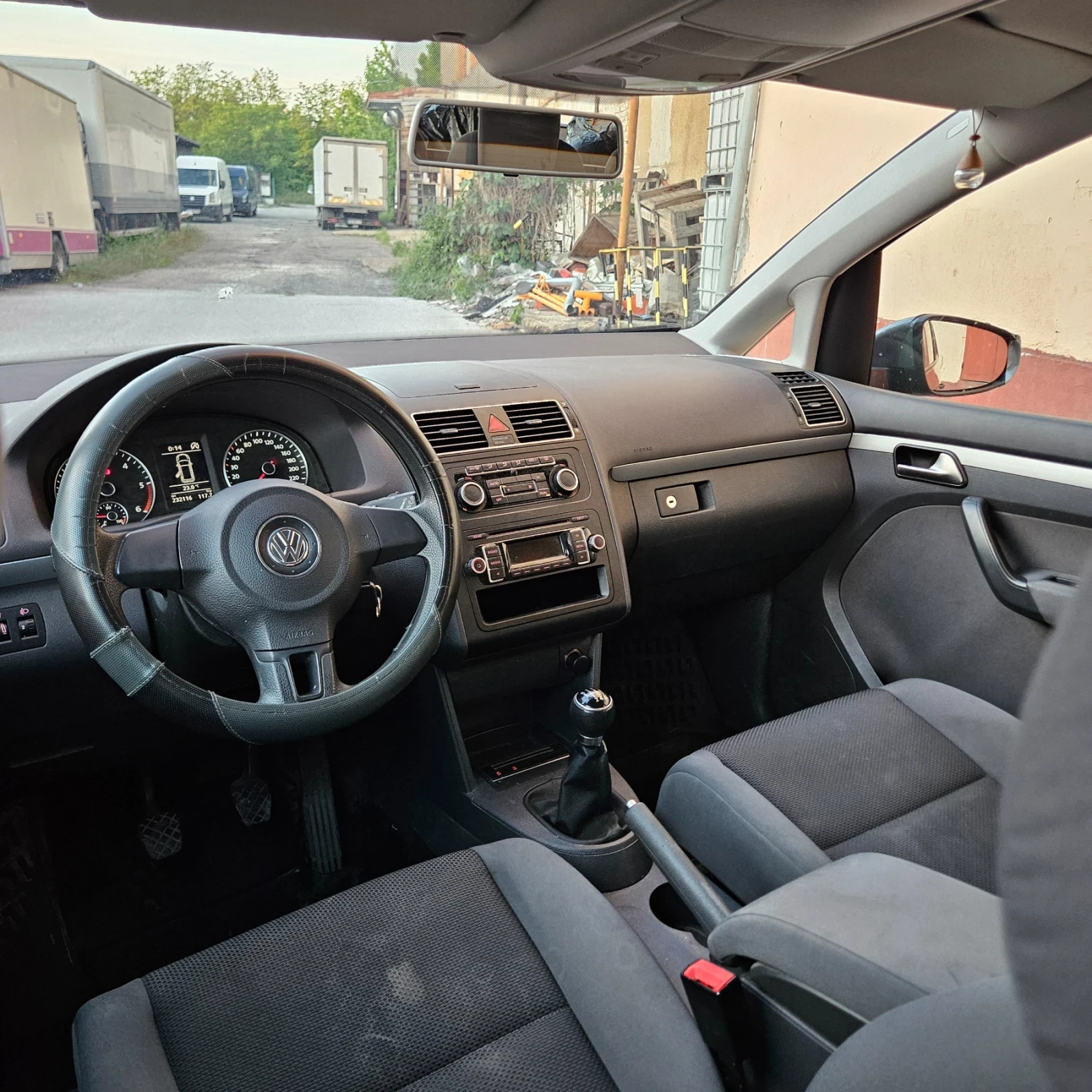 VW Touran, снимка 3 - Автомобили и джипове - 55654252