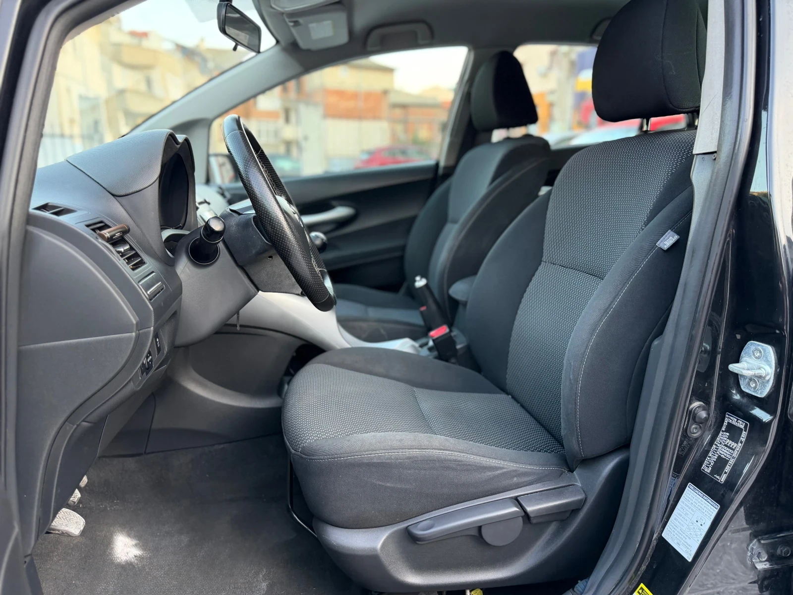 Toyota Auris FACELIFT* 2.0-D4D* ПАРКТРОНИК, снимка 8 - Автомобили и джипове - 55656886