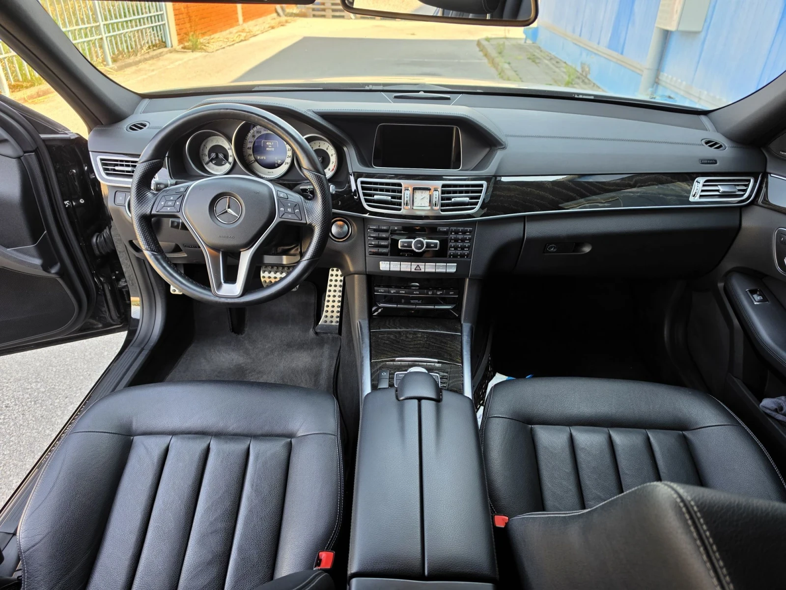 Mercedes-Benz E 350 4 MATIC, снимка 14 - Автомобили и джипове - 56232768