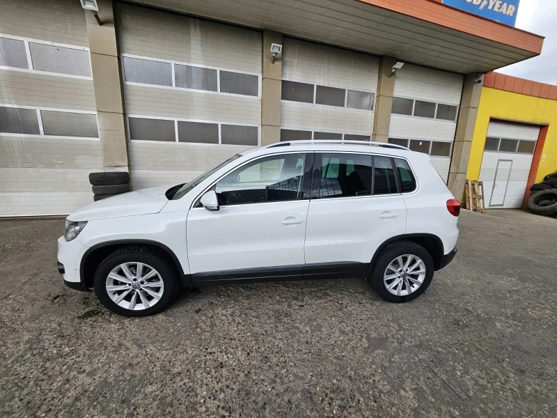 VW Tiguan, снимка 4 - Автомобили и джипове - 47395815