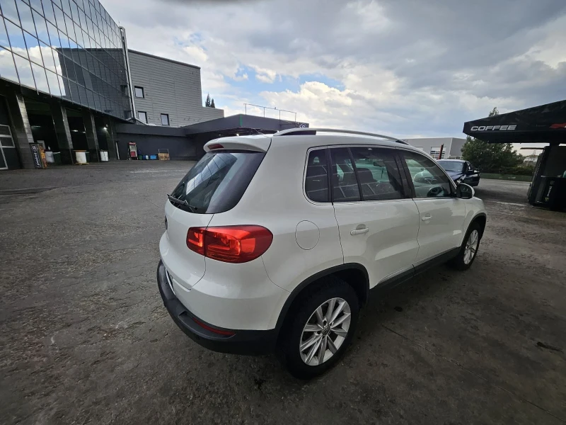 VW Tiguan, снимка 11 - Автомобили и джипове - 47395815