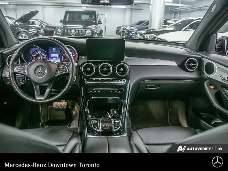 Mercedes-Benz GLC 300 * AMG PACK* DISTRONIC* 360 CAM* PANO* , снимка 10 - Автомобили и джипове - 53370863