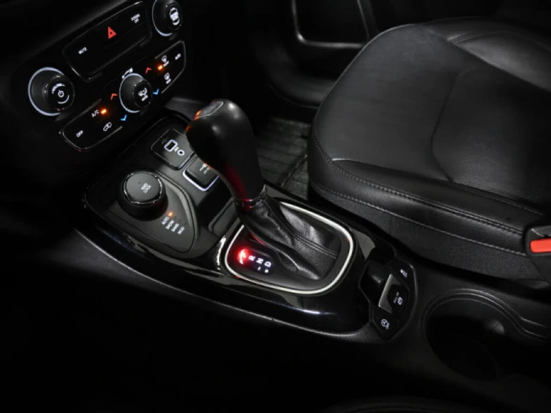 Jeep Compass АвтоКредит* (ЦЕНА ДО БГ), снимка 8 - Автомобили и джипове - 53474283