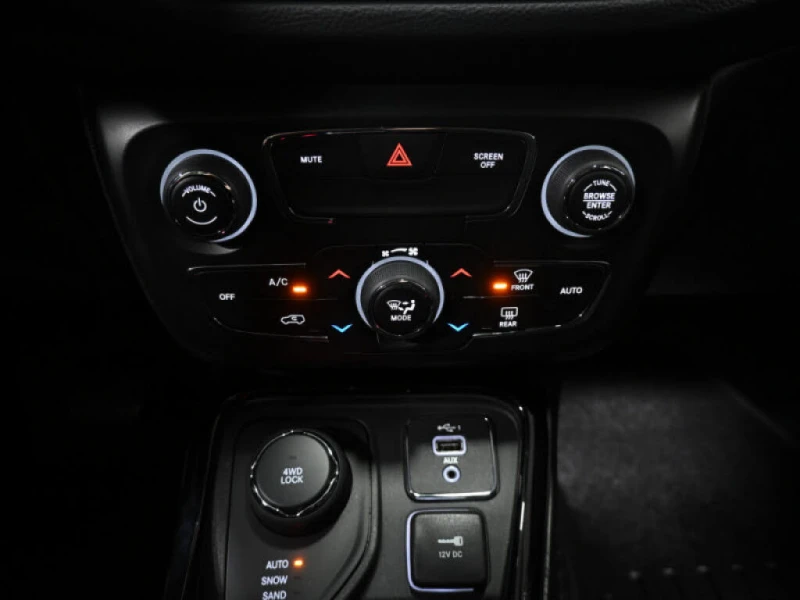 Jeep Compass АвтоКредит* (ЦЕНА ДО БГ), снимка 12 - Автомобили и джипове - 53474283