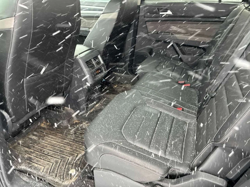 VW Atlas * Highline * CARFAX * PANO * KEYLESS * ПОДГРЕВИ, снимка 11 - Автомобили и джипове - 53577552