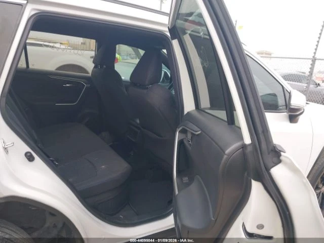 Toyota Rav4 HYBRID SE, снимка 8 - Автомобили и джипове - 53970980