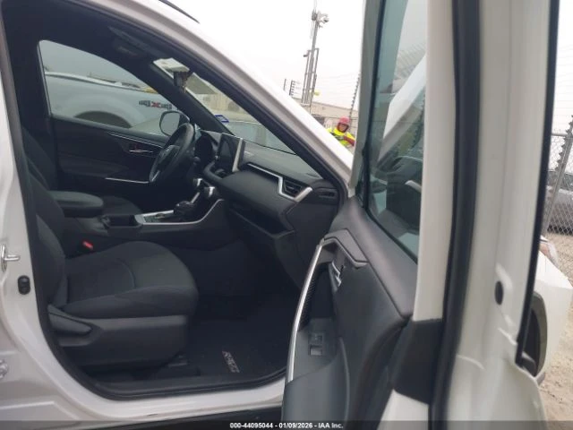 Toyota Rav4 HYBRID SE, снимка 7 - Автомобили и джипове - 53970980