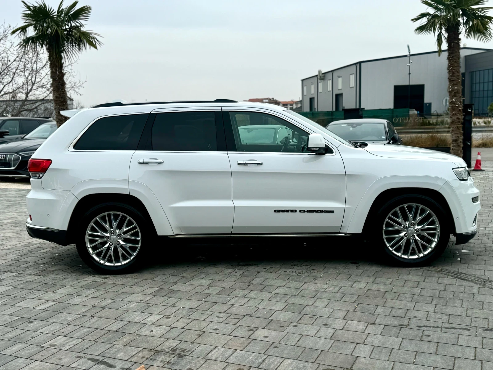 Jeep Grand cherokee 3, 0CRD FACELiFTSUMMIT&ВСИЧКИ ЕКСТРИ - изображение 7