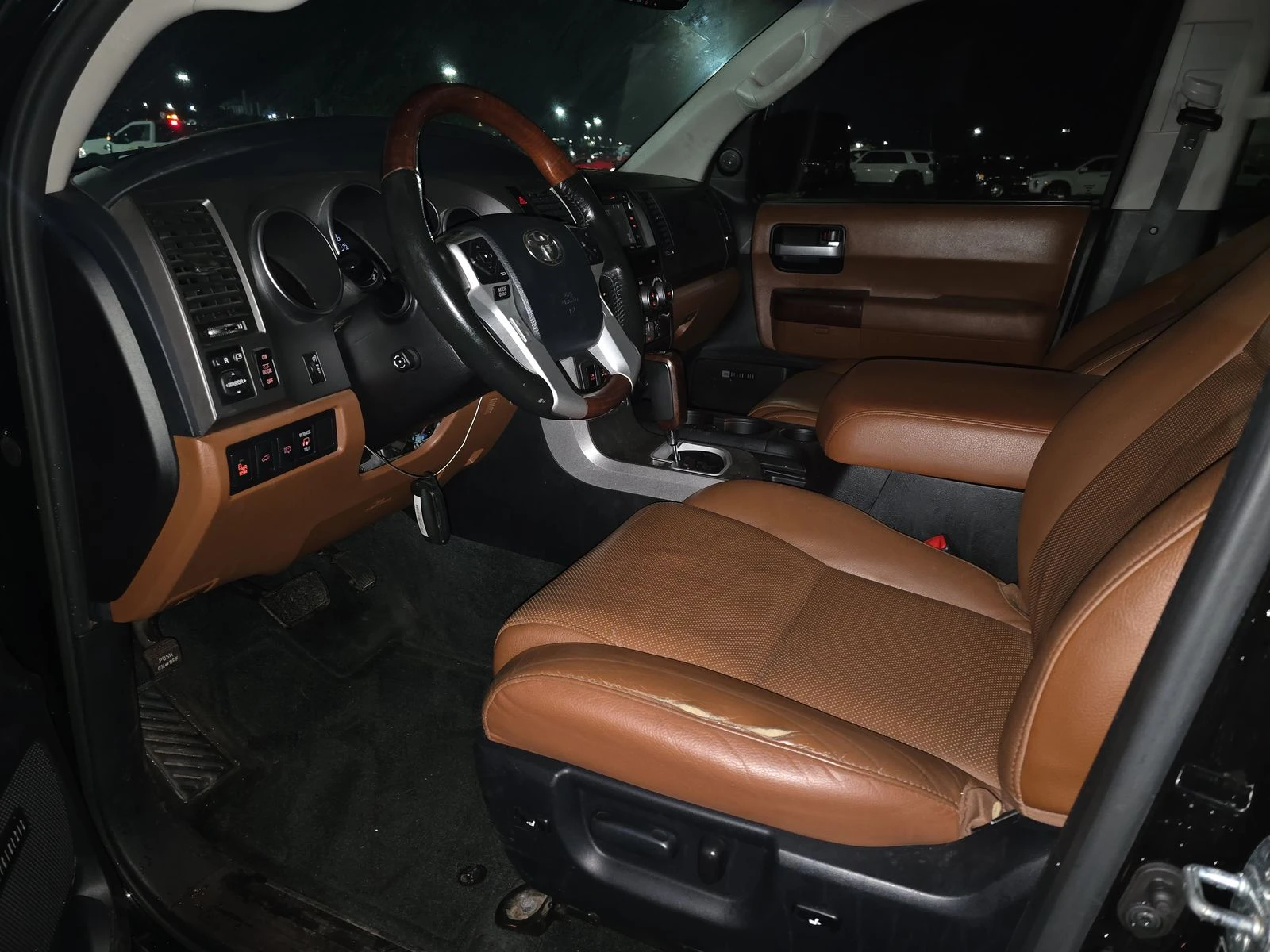 Toyota Sequoia PLATINUM 5.7* Обдух* JBL* Дистроник* 7-Места*  - изображение 8