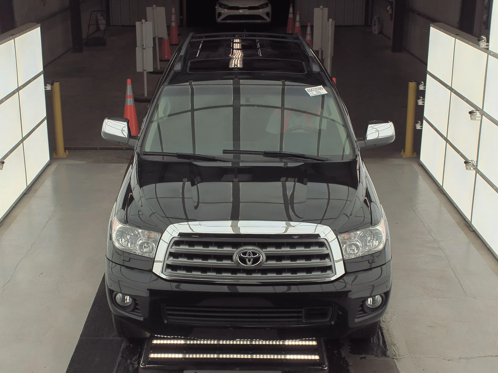 Toyota Sequoia PLATINUM 5.7* Обдух* JBL* Дистроник* 7-Места*  - изображение 2