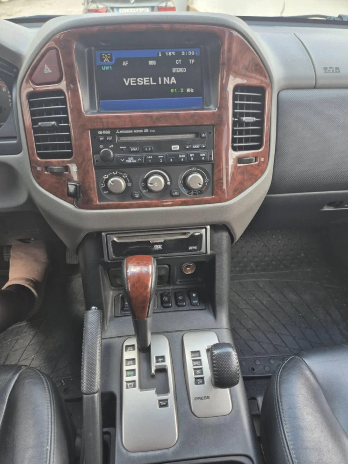 Mitsubishi Pajero GDI 3.5 - изображение 5