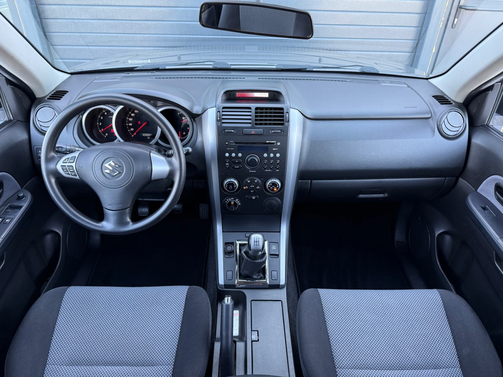 Suzuki Grand vitara 1.9DDiS, 4x4! * 100 800км* БЕЗ РЪЖДИ! Уникат!!, снимка 8 - Автомобили и джипове - 53814728