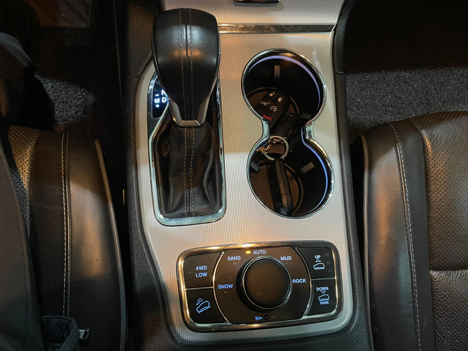 Jeep Grand cherokee 3.6 V6 FaceLift ! Summit !, снимка 17 - Автомобили и джипове - 54133934