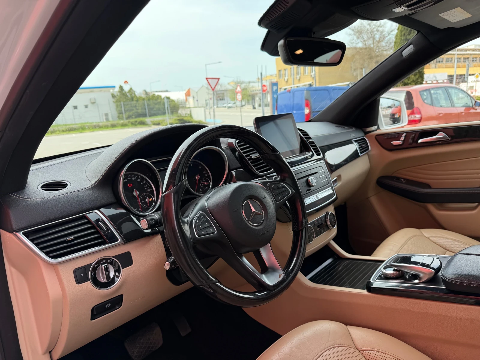 Mercedes-Benz GLE 350 AMG* COUPE* ВАКУМ* Панорама* Обдухване, снимка 14 - Автомобили и джипове - 54179255