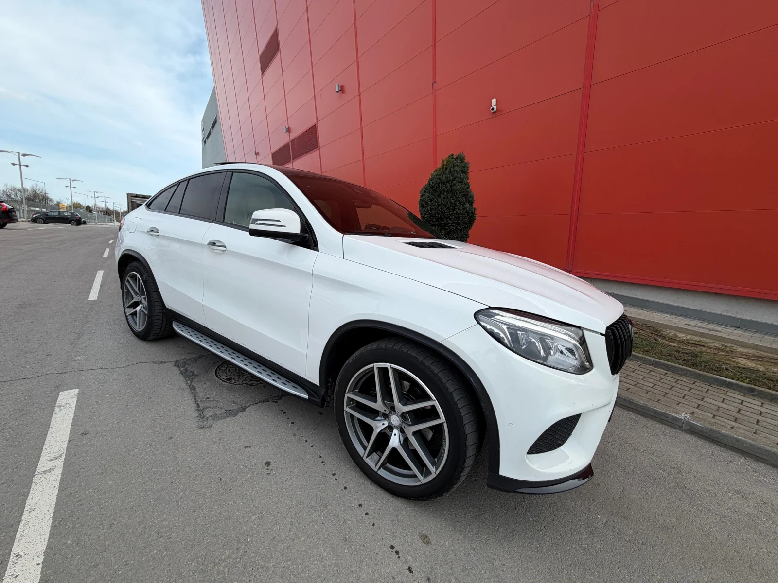 Mercedes-Benz GLE 350 AMG* COUPE* ВАКУМ* Панорама* Обдухване, снимка 2 - Автомобили и джипове - 54179255