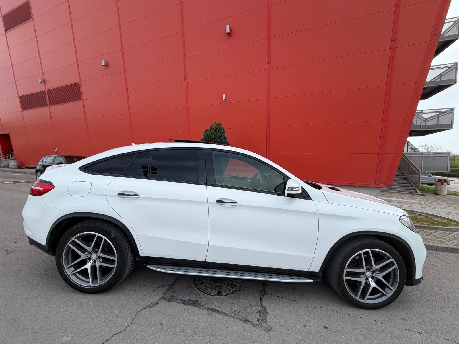 Mercedes-Benz GLE 350 AMG* COUPE* ВАКУМ* Панорама* Обдухване, снимка 4 - Автомобили и джипове - 54179255