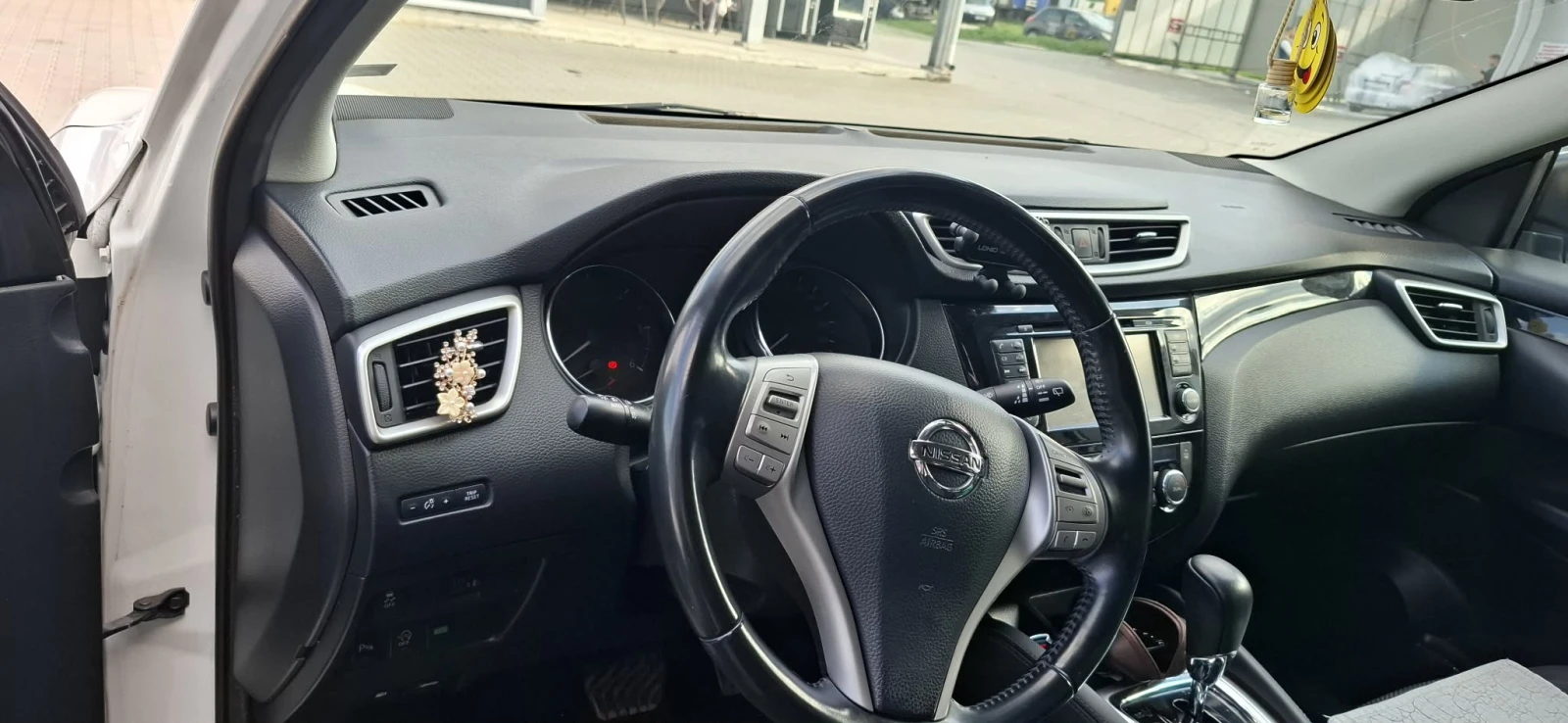 Nissan Qashqai, снимка 10 - Автомобили и джипове - 54268717