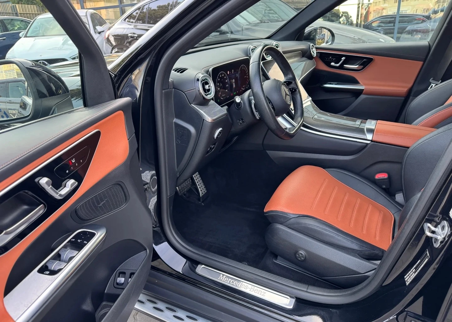 Mercedes-Benz GLC 300 e 4MATIC Off-Roader, снимка 4 - Автомобили и джипове - 54354541