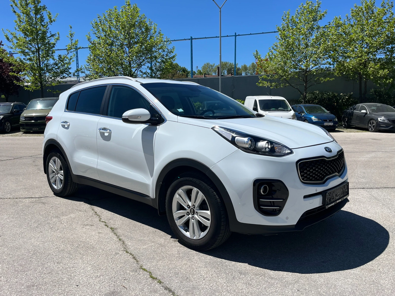Kia Sportage 2.0d/4x4/Автомат/JBL/ГАРАНЦИЯ, снимка 6 - Автомобили и джипове - 54553870
