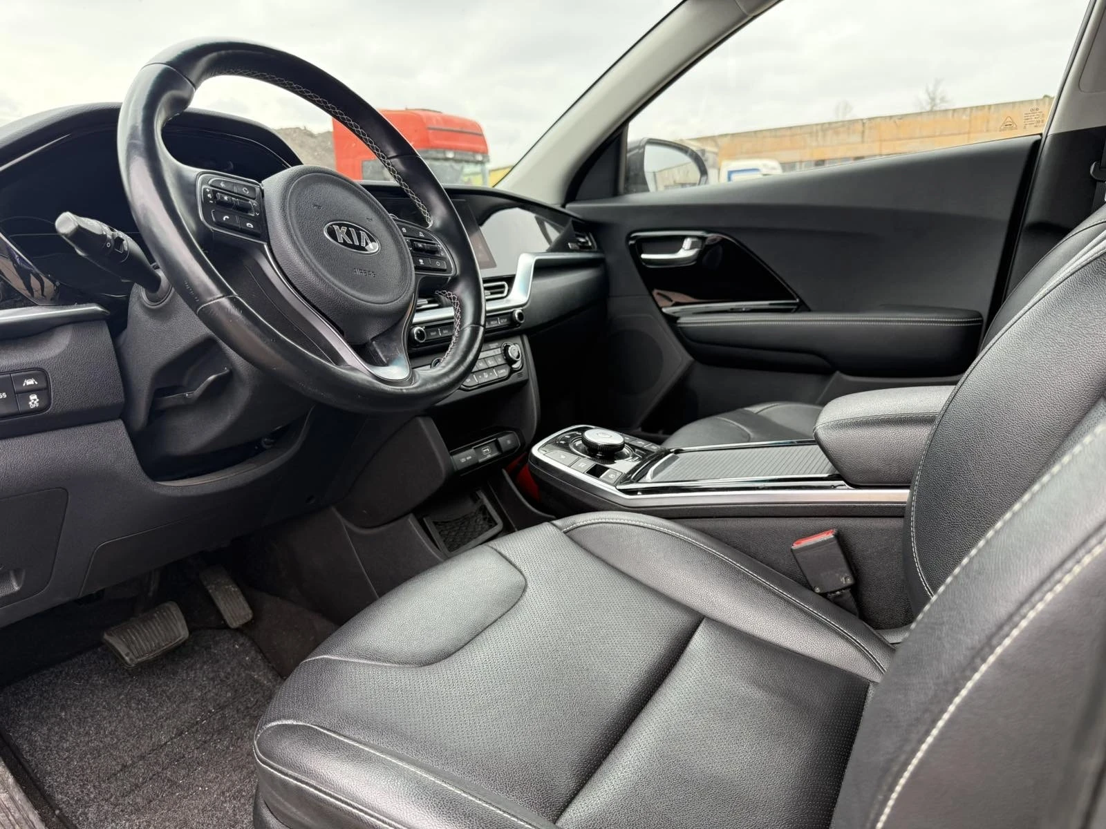 Kia Niro EV, снимка 11 - Автомобили и джипове - 54977794