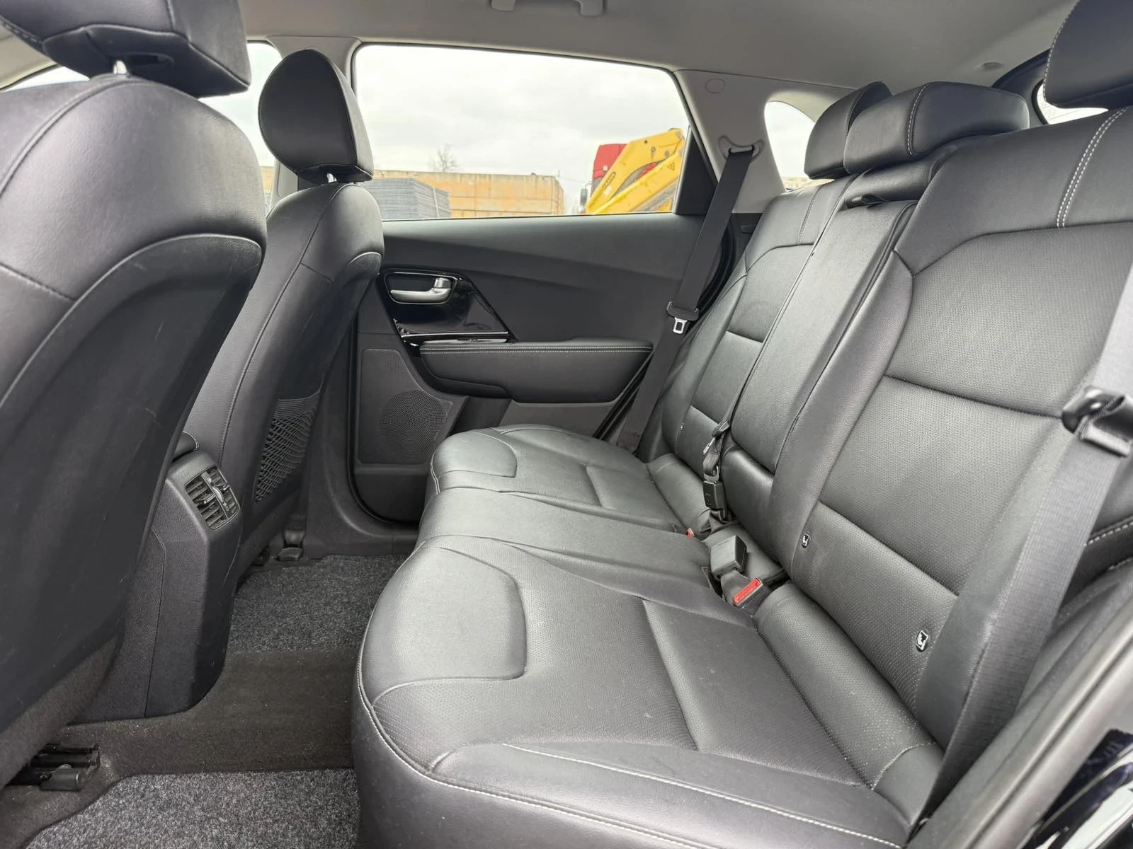 Kia Niro EV, снимка 12 - Автомобили и джипове - 54977794