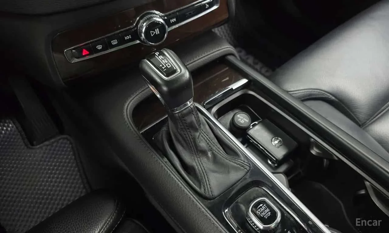Volvo Xc90 * D5 Momentum * КРАЙНА ЦЕНА ДО БЪЛГАРИЯ * , снимка 9 - Автомобили и джипове - 55569896