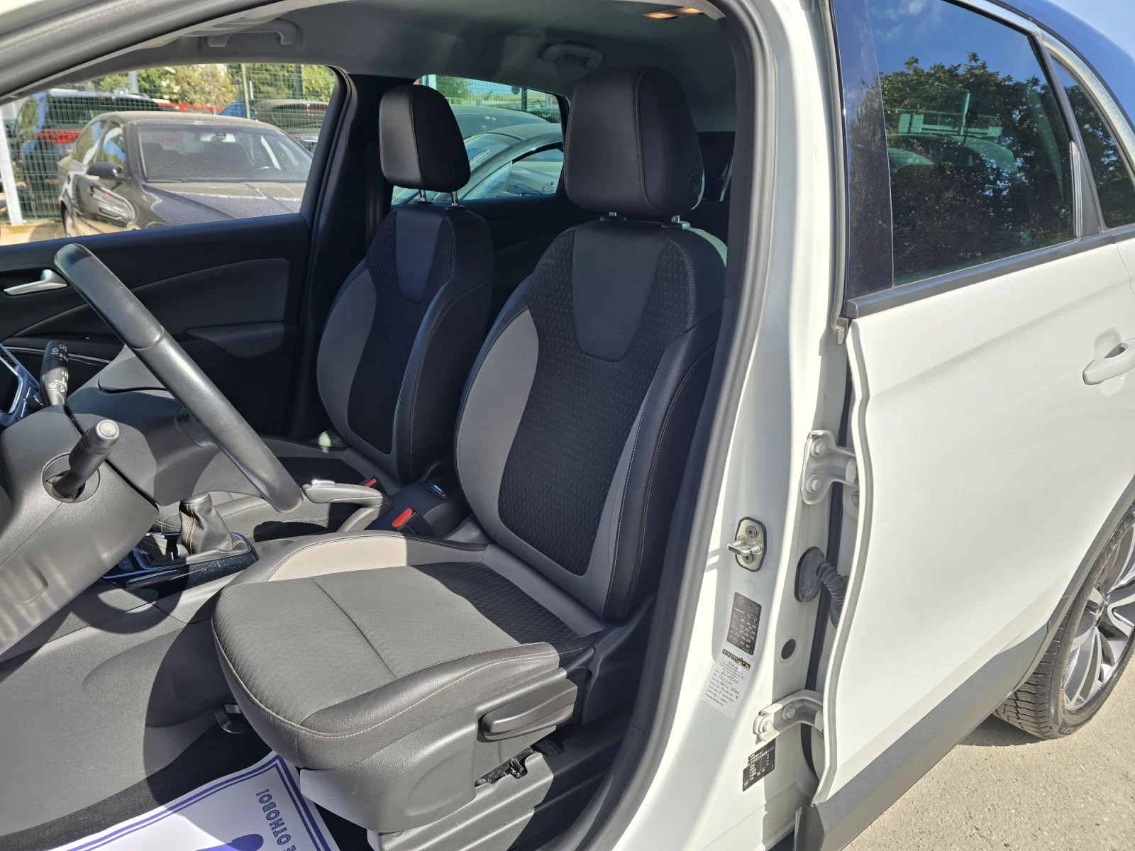 Opel Crossland X 1.6D 100к.с Топ състояние , снимка 9 - Автомобили и джипове - 56208012