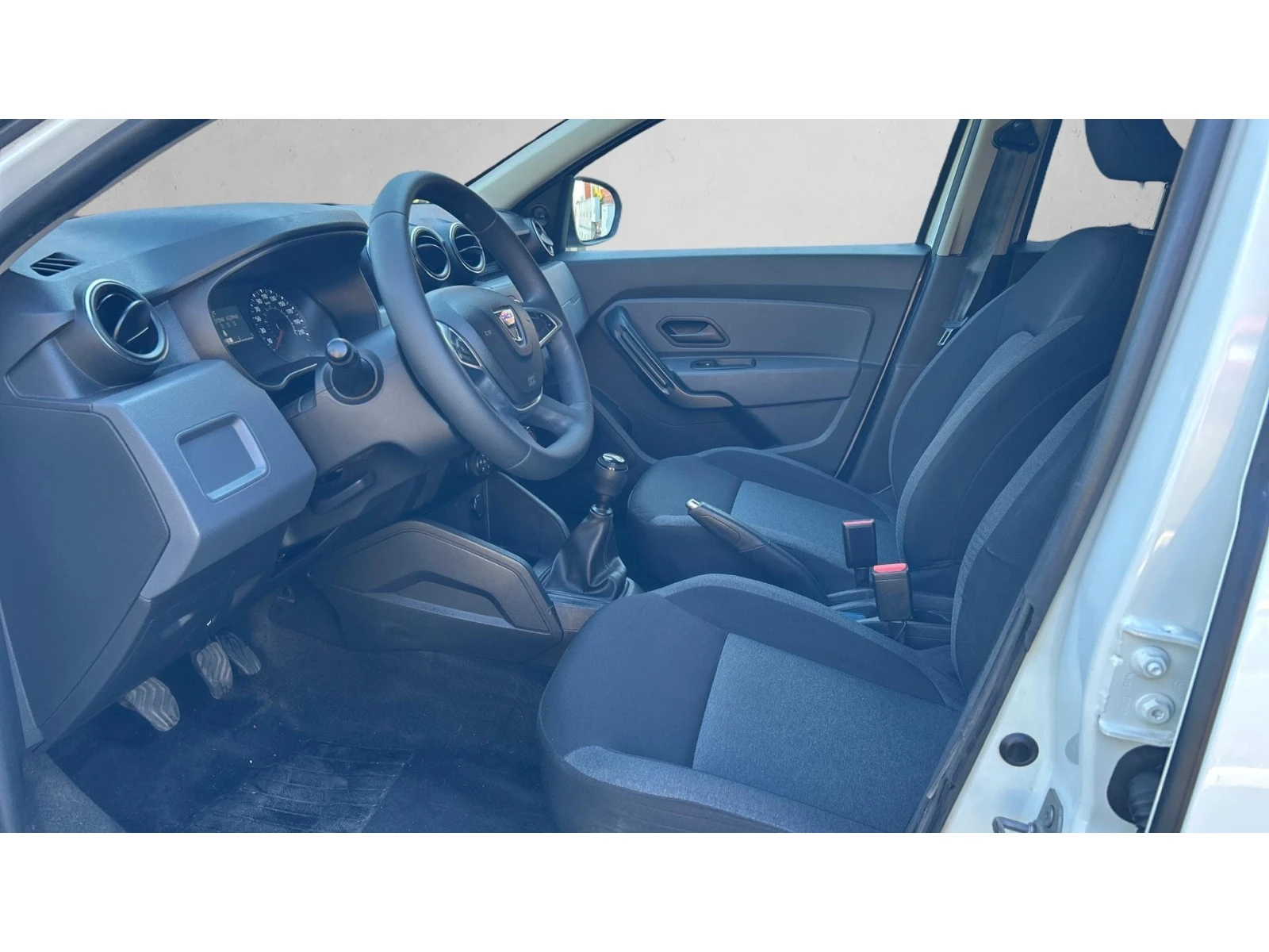 Dacia Duster  1. 5 dCi 4WD, Месечна вноска от 222  , снимка 11 - Автомобили и джипове - 56322063
