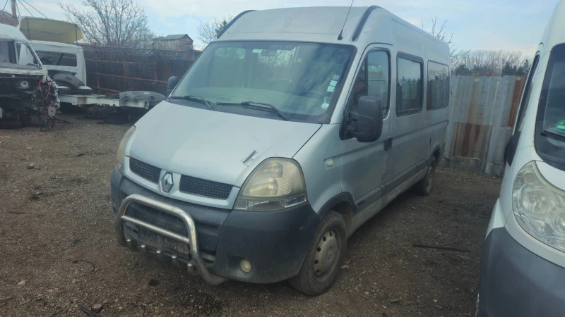 Renault Master 2.5dci/на части , снимка 1 - Бусове и автобуси - 44742868