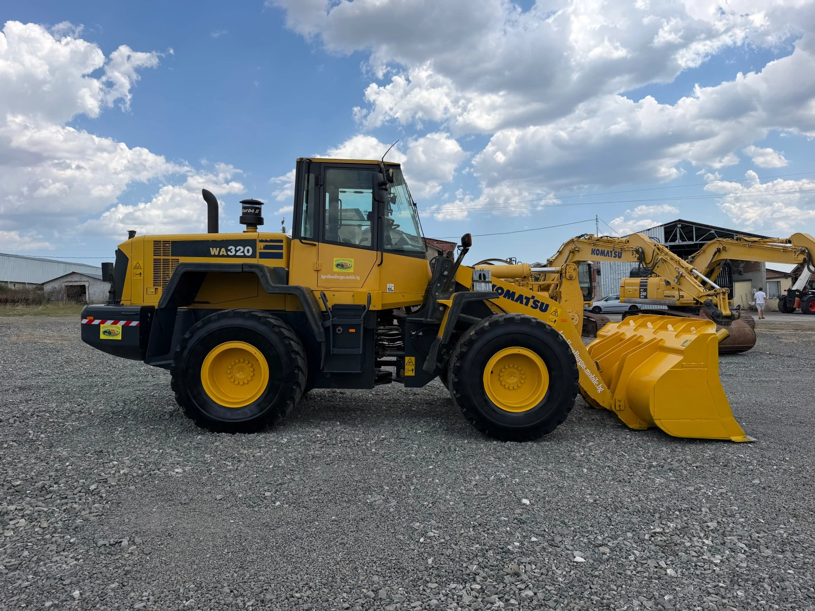 Челен товарач Komatsu WA 320 ЛИЗИНГ, снимка 8 - Индустриална техника - 54663124