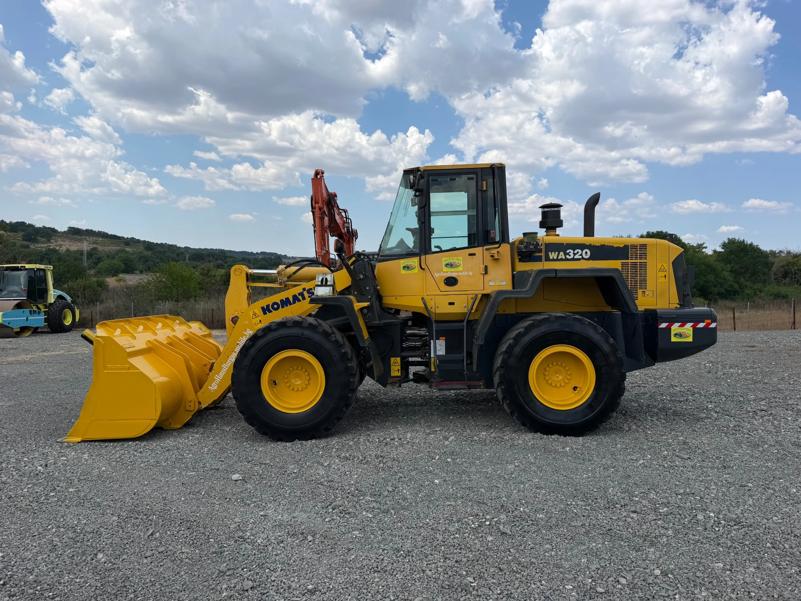 Челен товарач Komatsu WA 320 ЛИЗИНГ, снимка 4 - Индустриална техника - 54663124