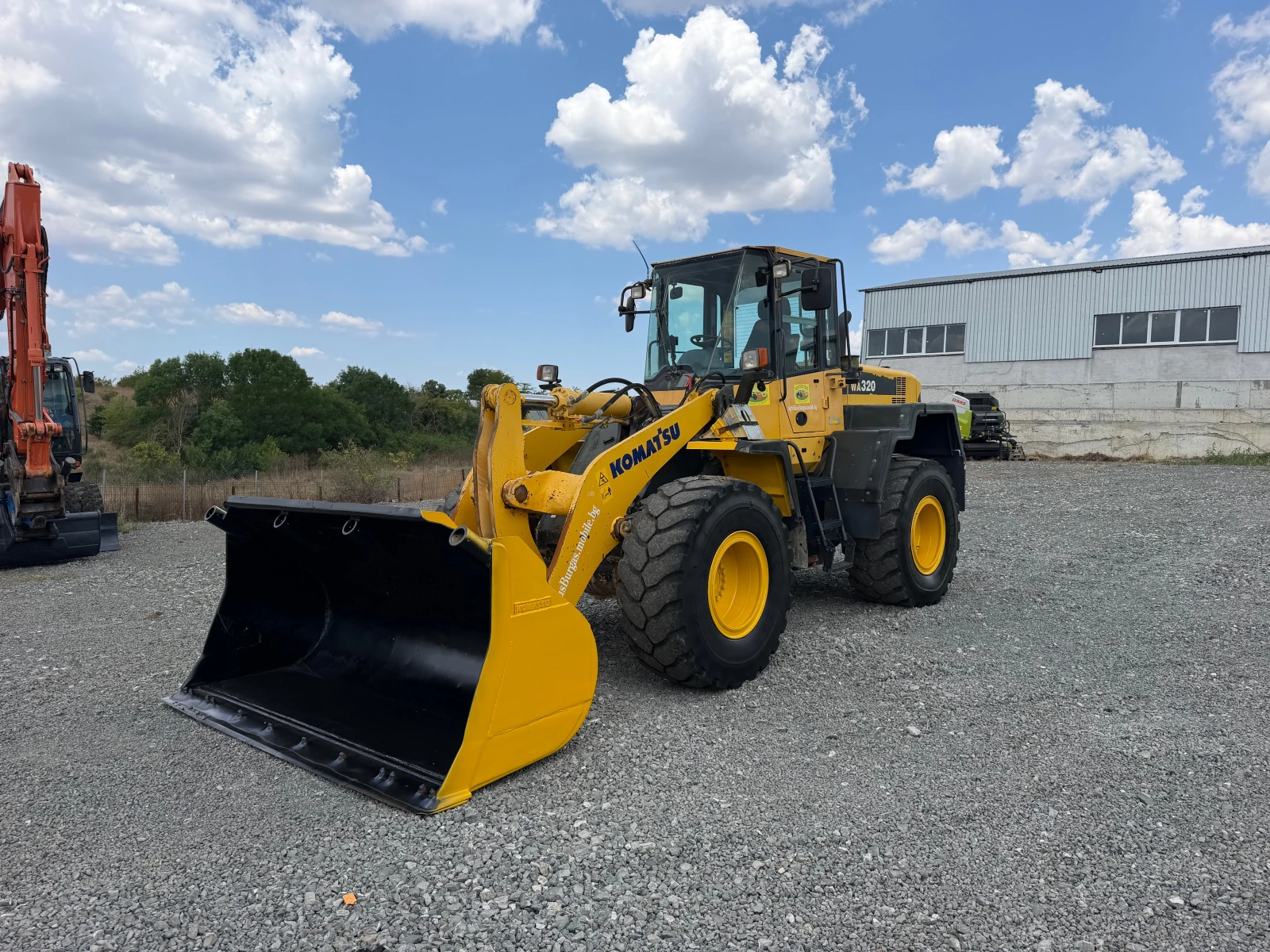 Челен товарач Komatsu WA 320 ЛИЗИНГ, снимка 3 - Индустриална техника - 54663124