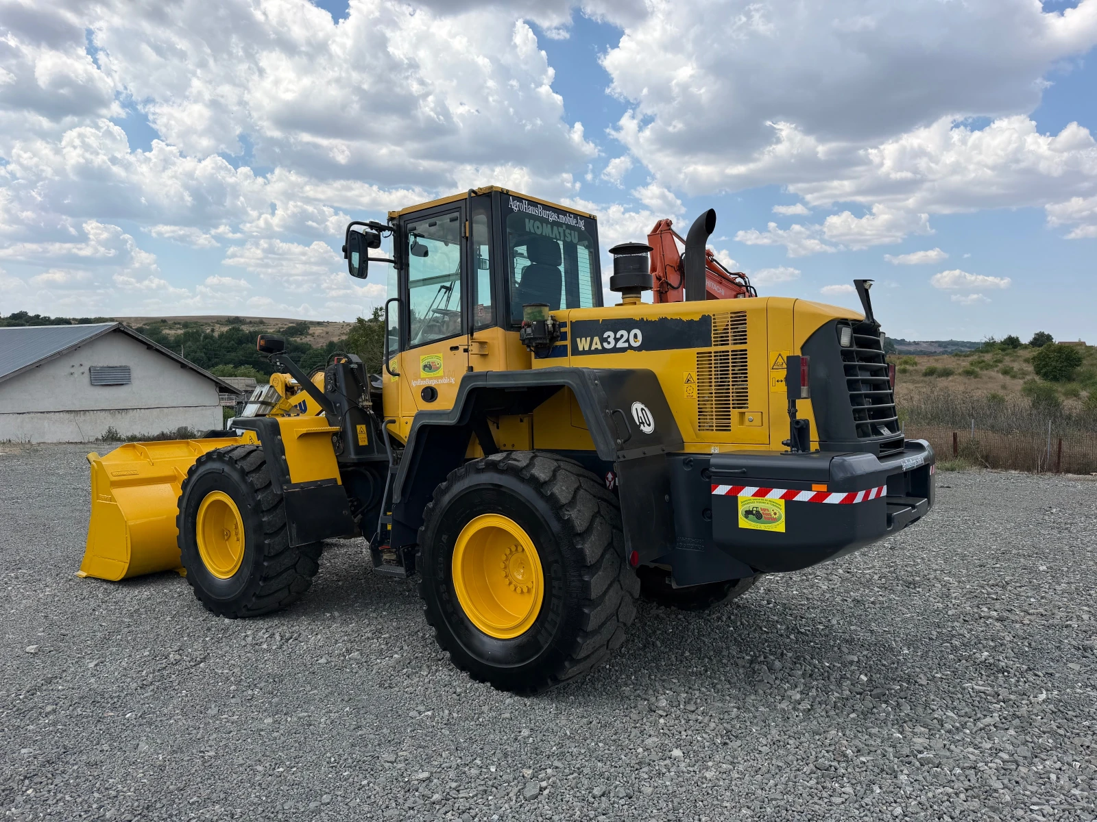 Челен товарач Komatsu WA 320 ЛИЗИНГ, снимка 5 - Индустриална техника - 54663124