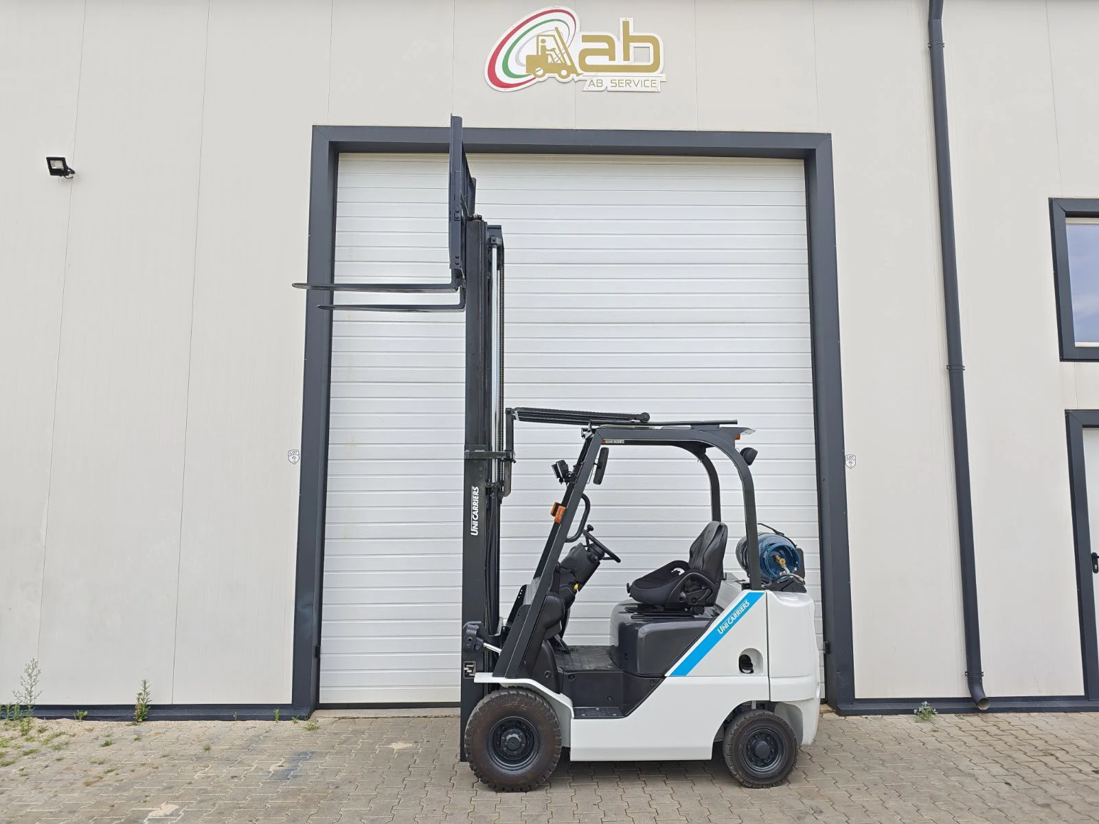 Мотокар UniCarriers, снимка 5 - Индустриална техника - 54936745