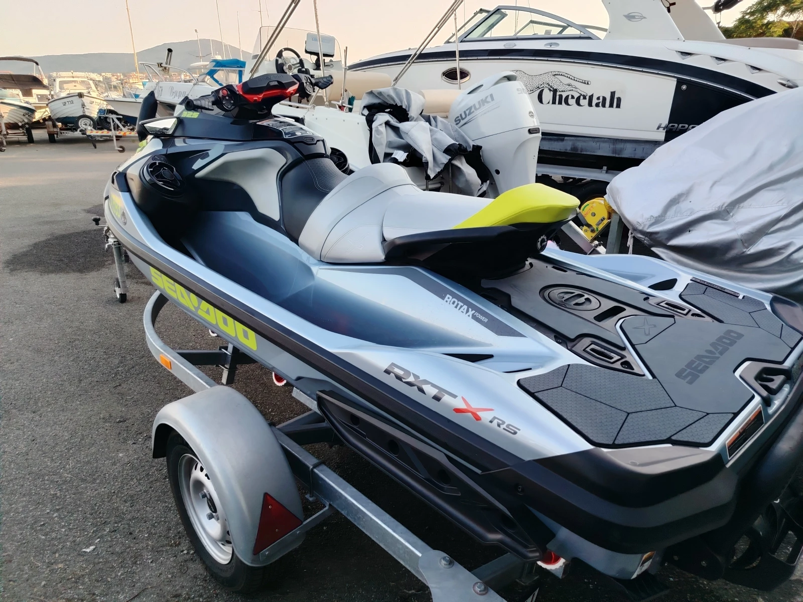 Джет Bombardier Sea Doo Rxt-Х Rs 325, снимка 3 - Воден транспорт - 55126113