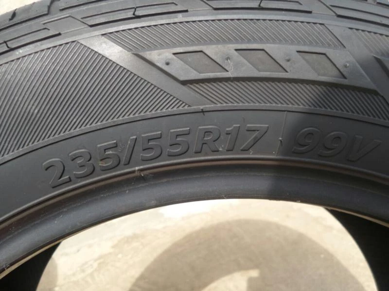 Гуми Летни 235/55R17, снимка 4 - Гуми и джанти - 15390069