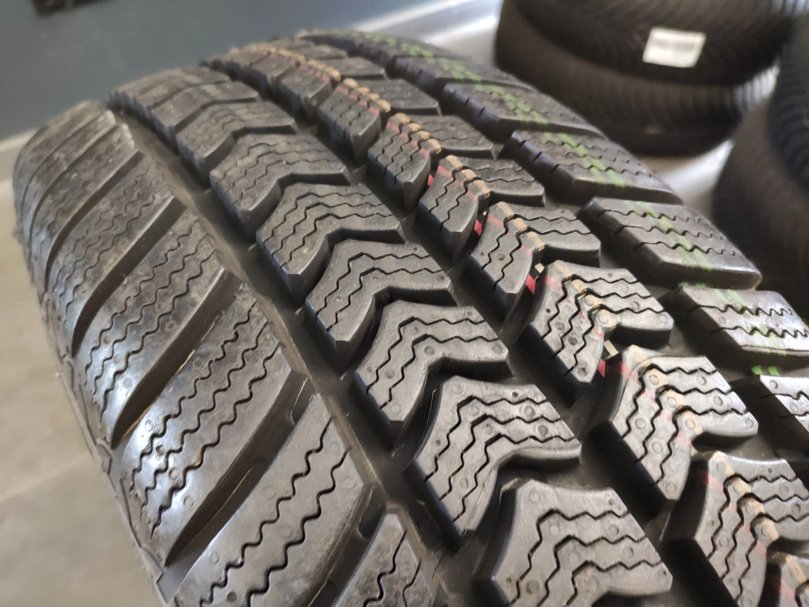  215/65R16 | Mobile.bg   3