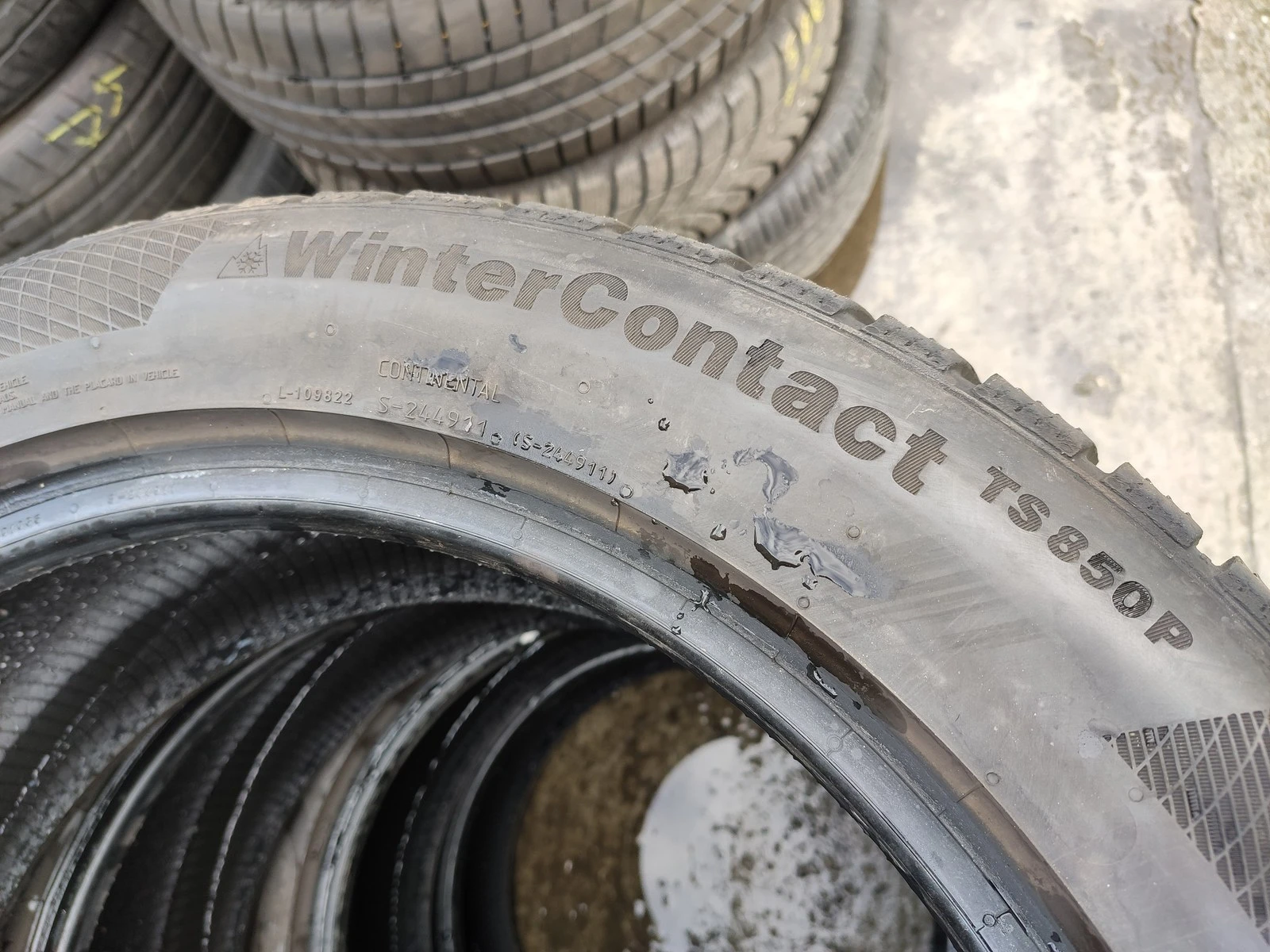 Гуми Зимни 215/55R18, снимка 7 - Гуми и джанти - 56725422