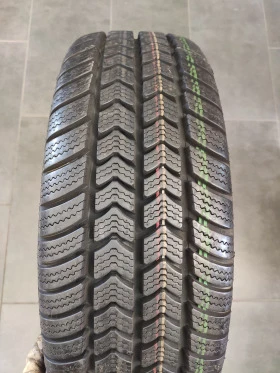 Гуми Зимни 215/65R16, снимка 2 - Гуми и джанти - 46097025