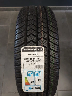 Гуми Зимни 215/65R16, снимка 1 - Гуми и джанти - 46097025