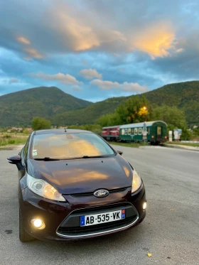 Ford Fiesta 1.6 TDCi високо ниво на оборудване !