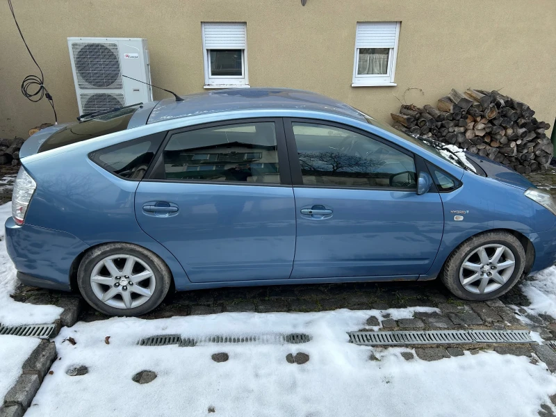 Toyota Prius 1.5 VVT-i Hybrid | Първи собственик, снимка 1 - Автомобили и джипове - 49268832