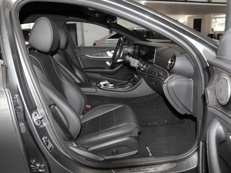 Mercedes-Benz E 300 e/AMG/320HP/DISTRONIC/360/MBEAM/LED/L.ASS/710f, снимка 14 - Автомобили и джипове - 51615714