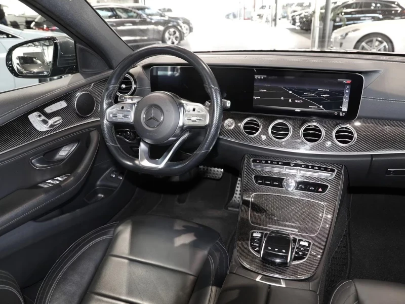 Mercedes-Benz E 300 e/AMG/320HP/DISTRONIC/360/MBEAM/LED/L.ASS/710f, снимка 7 - Автомобили и джипове - 51615714
