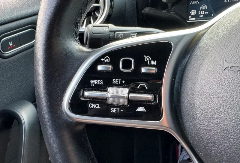 Mercedes-Benz CLA 220 d/SB/8G/4-MATIC/LED/190HP/CAM/124D, снимка 7 - Автомобили и джипове - 51921587