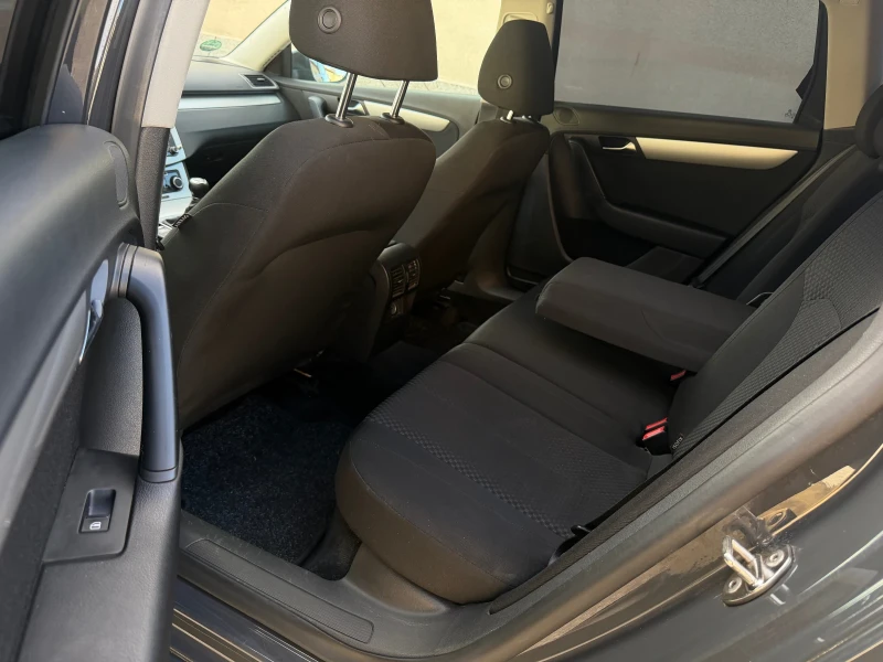 VW Passat 1.6 TDI , снимка 10 - Автомобили и джипове - 53141972