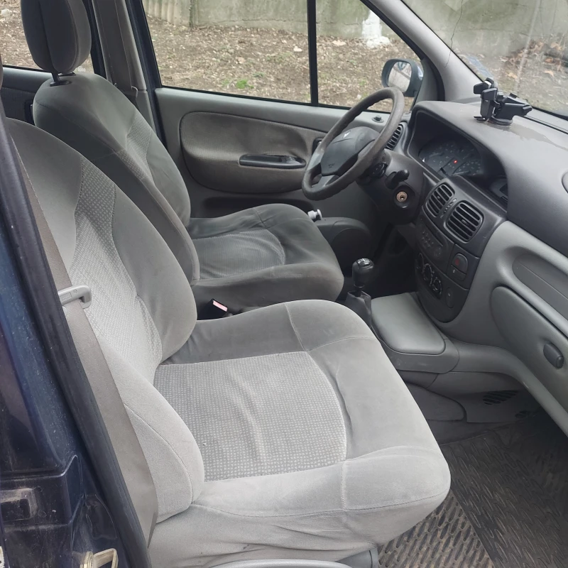 Renault Scenic, снимка 4 - Автомобили и джипове - 53230741