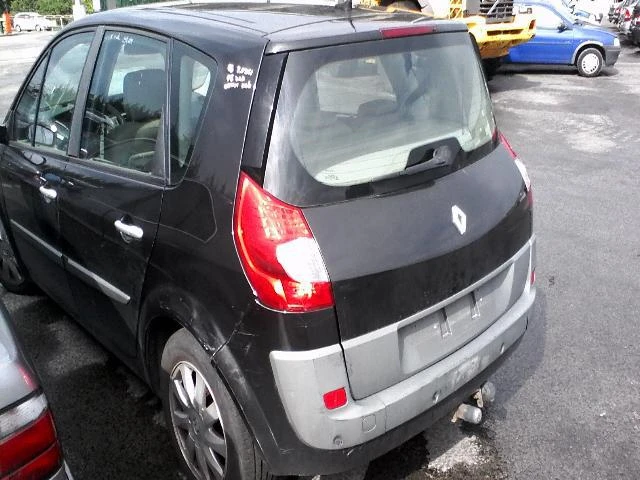 Renault Scenic 2.0 DCI, снимка 5 - Автомобили и джипове - 48320215